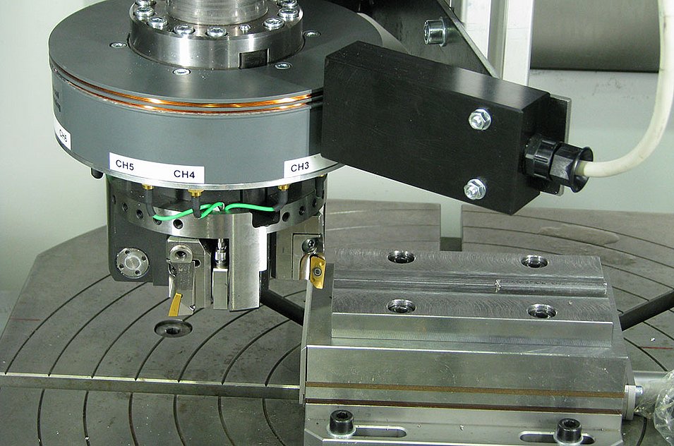 [Translate to Chinese (Simplified):] Force measurement on milling machine